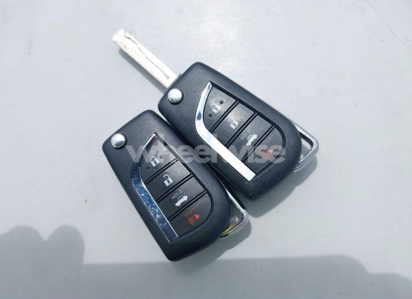 Photo 11 of 2019 Toyota Camry LE (VIN 4T1B11HKXKU786639)