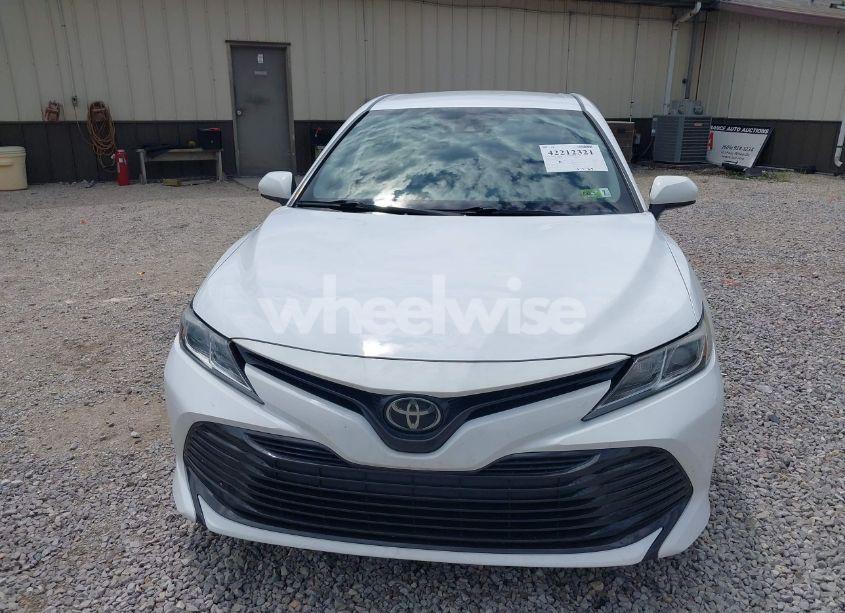 Photo 12 of 2019 Toyota Camry LE (VIN 4T1B11HKXKU786639)
