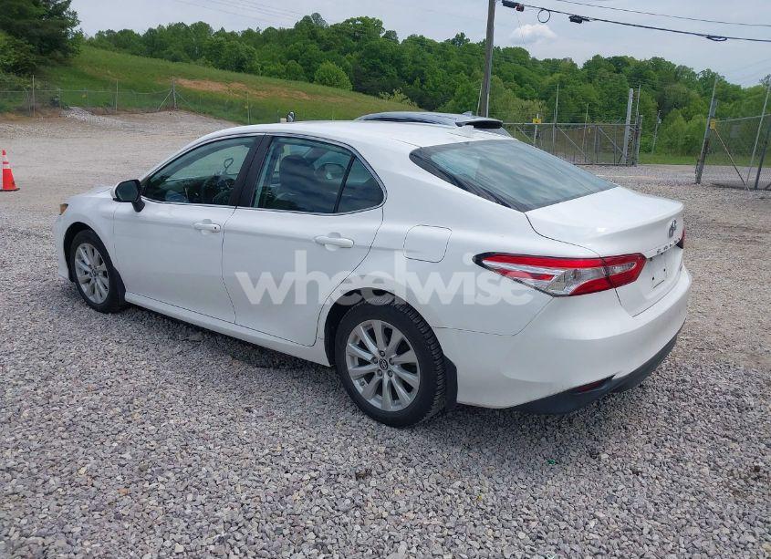 Photo 3 of 2019 Toyota Camry LE (VIN 4T1B11HKXKU786639)