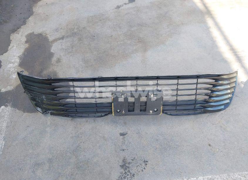 Photo 12 of 2019 Toyota Camry LE (VIN 4T1B11HKXKU788648)