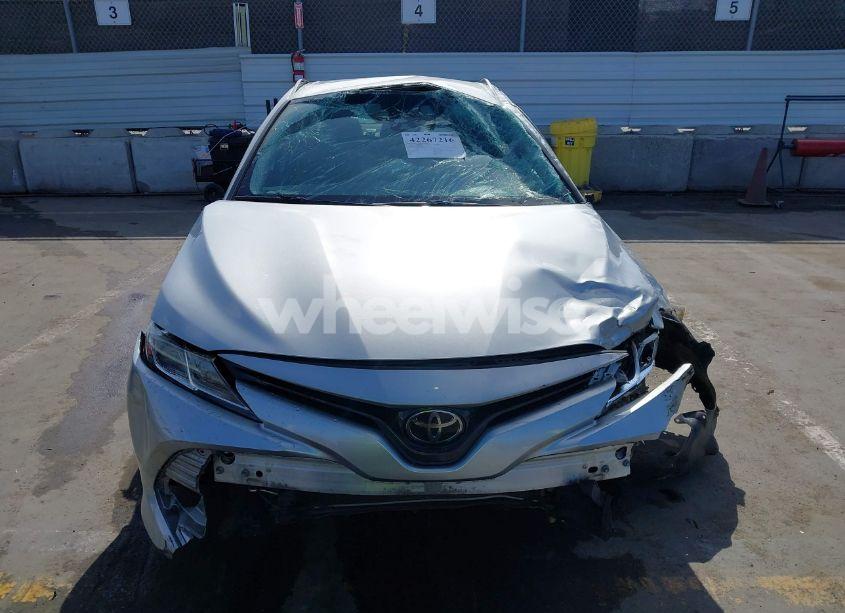 Photo 13 of 2019 Toyota Camry LE (VIN 4T1B11HKXKU788648)