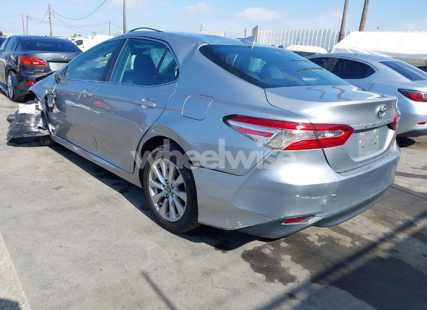Photo 3 of 2019 Toyota Camry LE (VIN 4T1B11HKXKU788648)