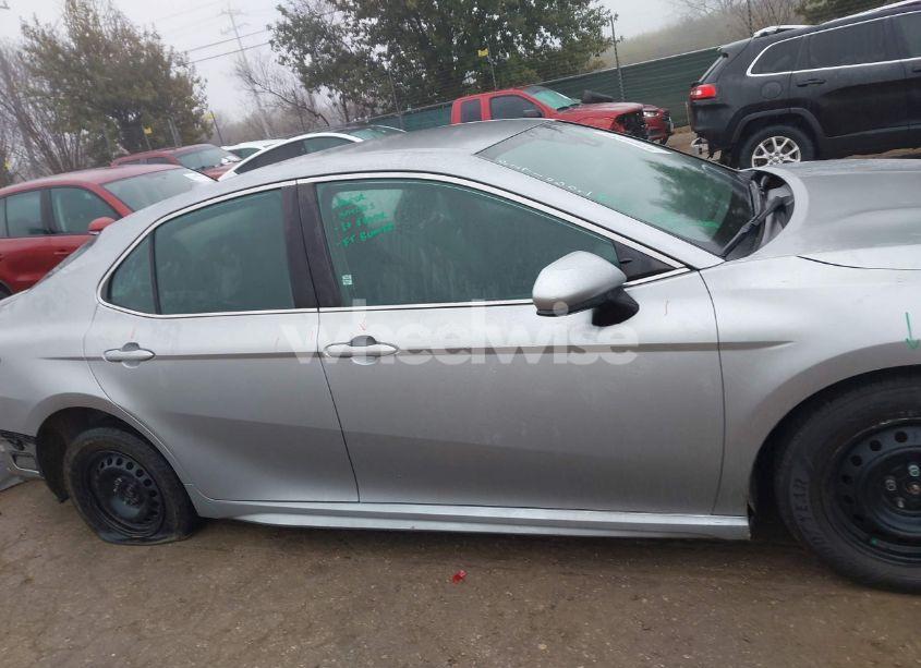 Photo 14 of 2019 Toyota Camry SE (VIN 4T1B11HKXKU789086)