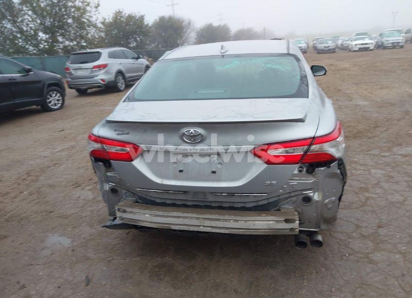 Photo 17 of 2019 Toyota Camry SE (VIN 4T1B11HKXKU789086)