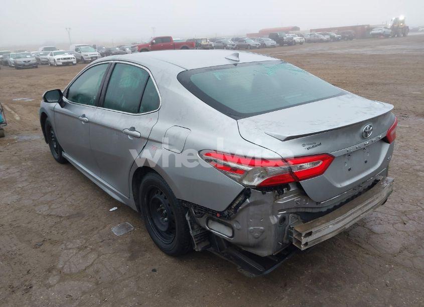 Photo 3 of 2019 Toyota Camry SE (VIN 4T1B11HKXKU789086)