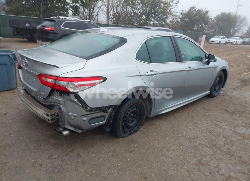 Photo 4 of 2019 Toyota Camry SE (VIN 4T1B11HKXKU789086)