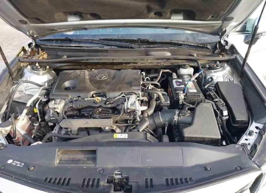 Photo 10 of 2019 Toyota Camry LE (VIN 4T1B11HKXKU793090)