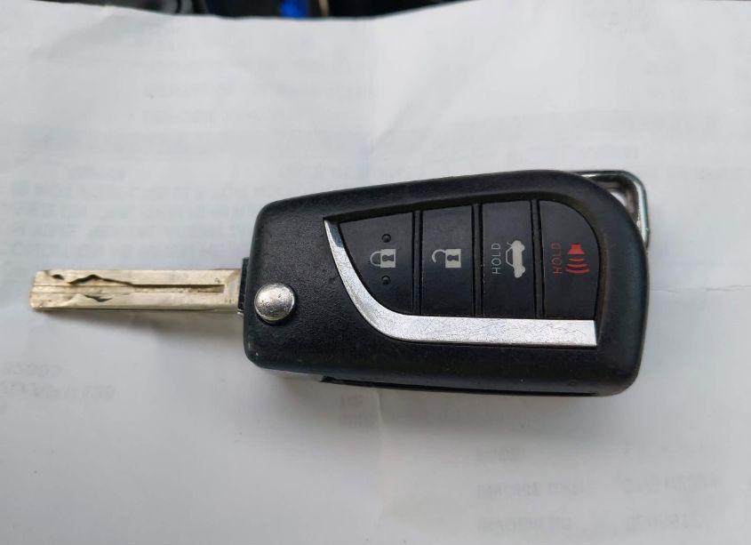 Photo 11 of 2019 Toyota Camry LE (VIN 4T1B11HKXKU793090)