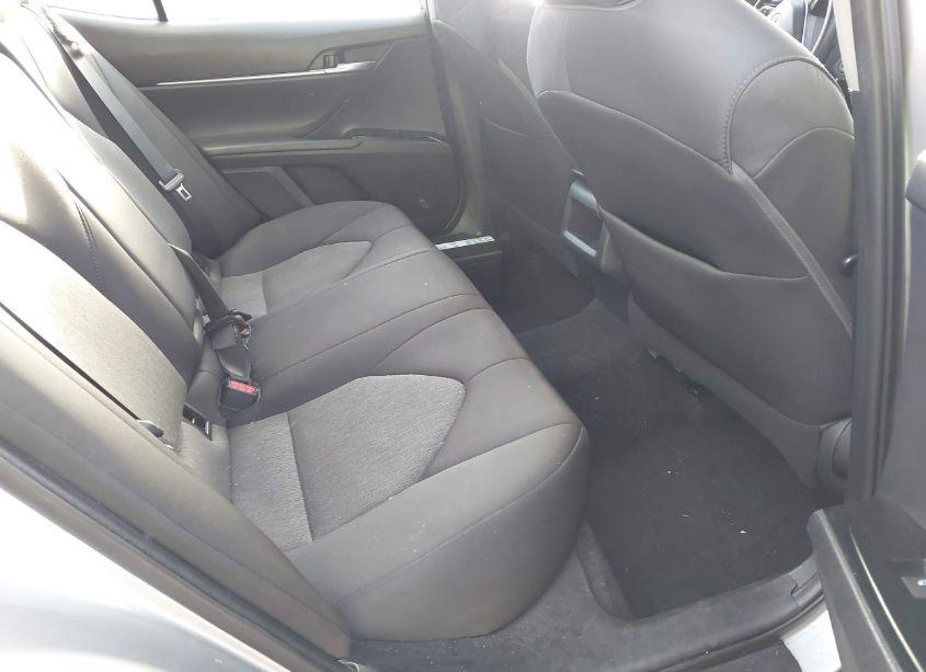 Photo 8 of 2019 Toyota Camry LE (VIN 4T1B11HKXKU793090)