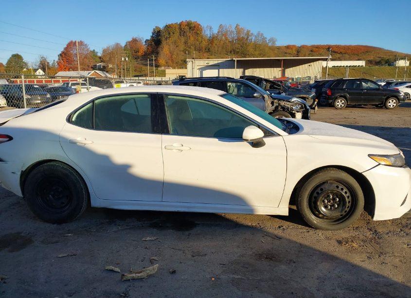 Photo 13 of 2019 Toyota Camry SE (VIN 4T1B11HKXKU793896)