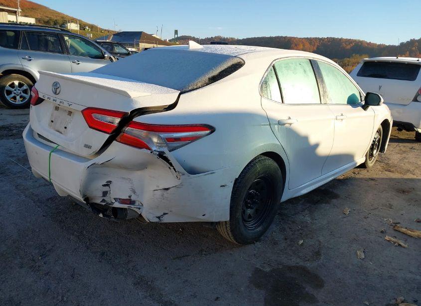 Photo 4 of 2019 Toyota Camry SE (VIN 4T1B11HKXKU793896)