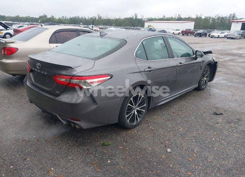 Photo 4 of 2019 Toyota Camry SE (VIN 4T1B11HKXKU794109)