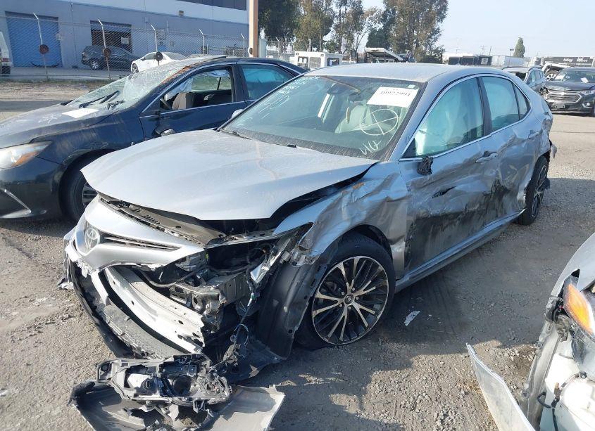 Photo 2 of 2019 Toyota Camry SE (VIN 4T1B11HKXKU840487)