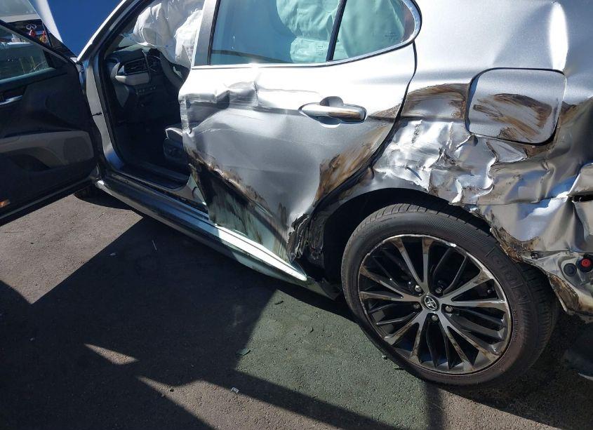Photo 20 of 2019 Toyota Camry SE (VIN 4T1B11HKXKU840487)