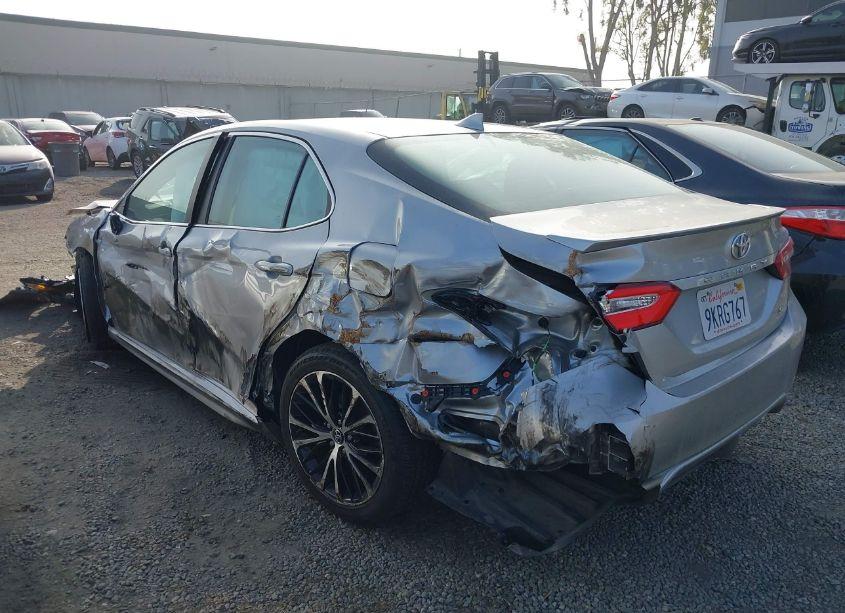 Photo 3 of 2019 Toyota Camry SE (VIN 4T1B11HKXKU840487)