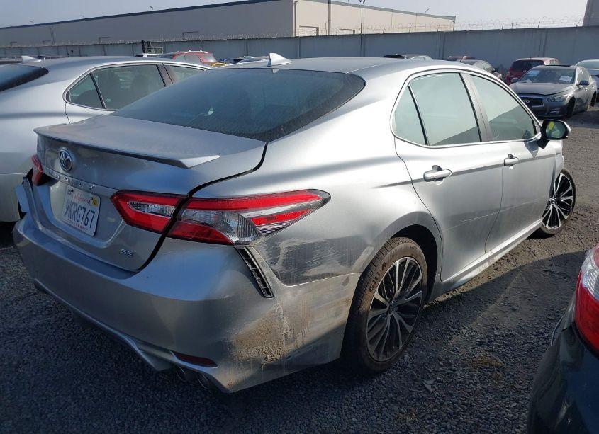 Photo 4 of 2019 Toyota Camry SE (VIN 4T1B11HKXKU840487)