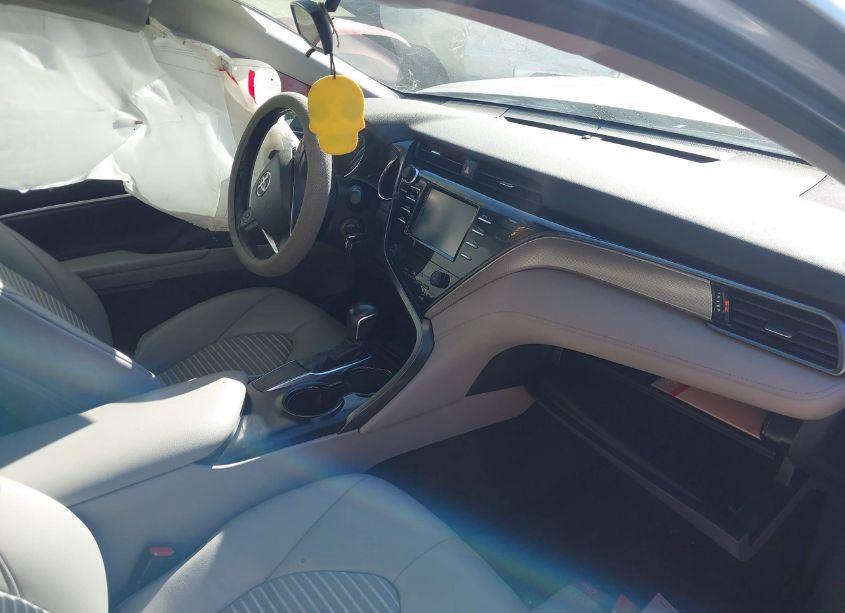 Photo 5 of 2019 Toyota Camry SE (VIN 4T1B11HKXKU840487)