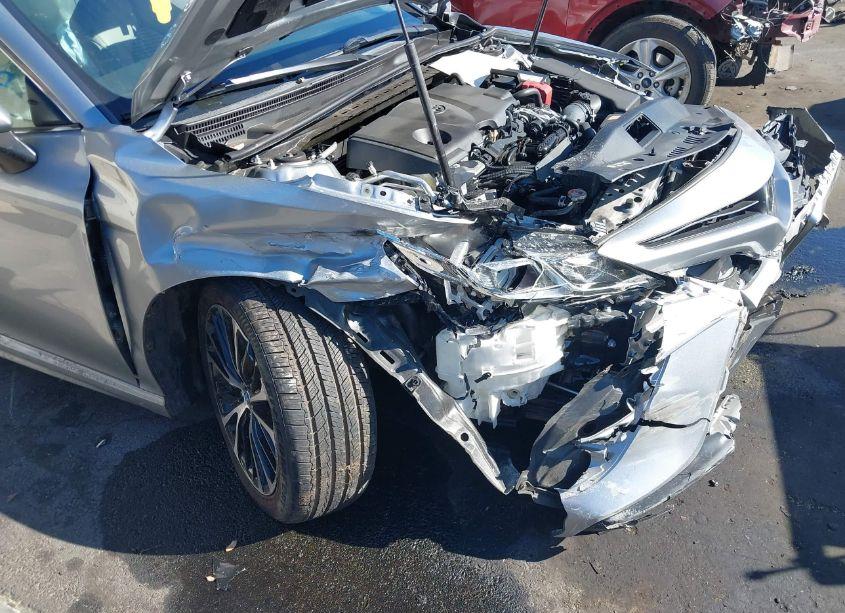 Photo 6 of 2019 Toyota Camry SE (VIN 4T1B11HKXKU840487)