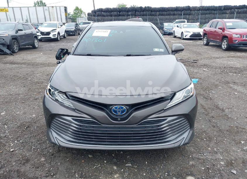 Photo 11 of 2018 Toyota Camry HYBRID XLE (VIN 4T1B21HK0JU001301)