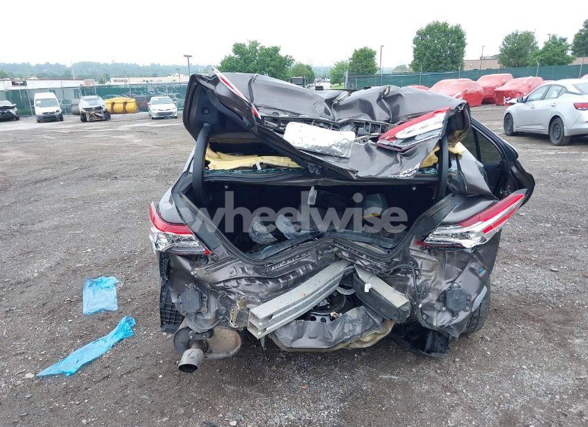 Photo 15 of 2018 Toyota Camry HYBRID XLE (VIN 4T1B21HK0JU001301)