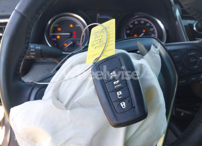 Photo 11 of 2018 Toyota Camry HYBRID SE (VIN 4T1B21HK0JU006613)