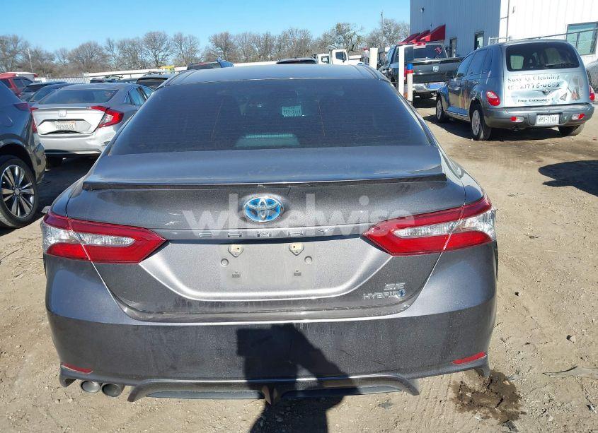 Photo 17 of 2018 Toyota Camry HYBRID SE (VIN 4T1B21HK0JU006613)