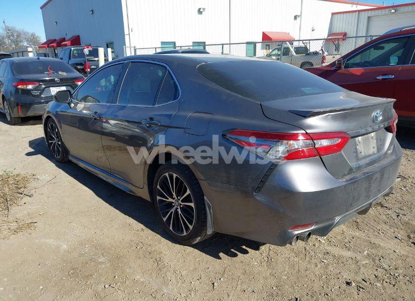 Photo 3 of 2018 Toyota Camry HYBRID SE (VIN 4T1B21HK0JU006613)