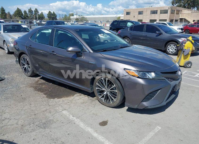 2018 Toyota Camry HYBRID SE (VIN 4T1B21HK0JU504648) main photo