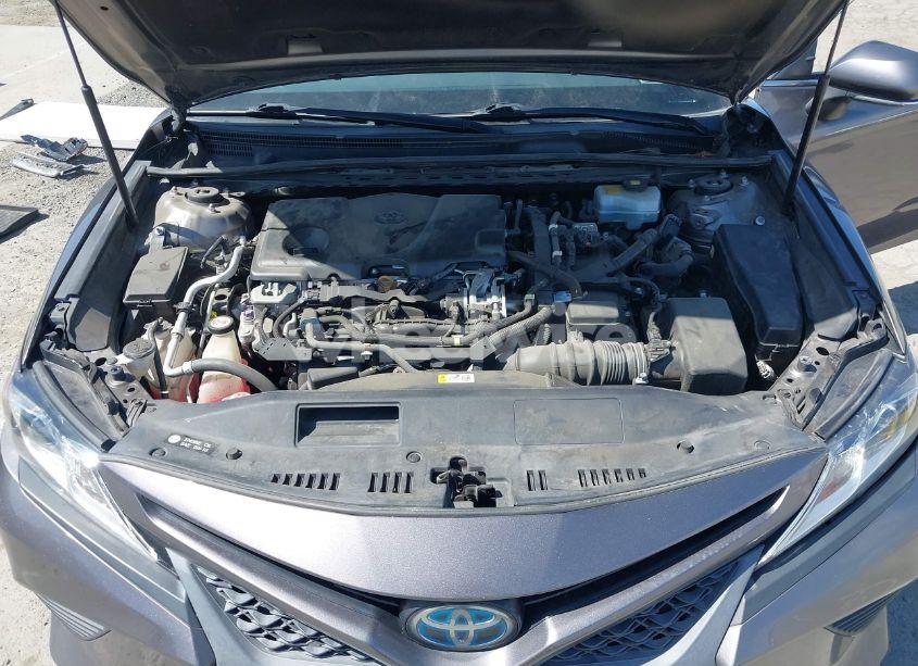Photo 10 of 2018 Toyota Camry HYBRID SE (VIN 4T1B21HK0JU504648)