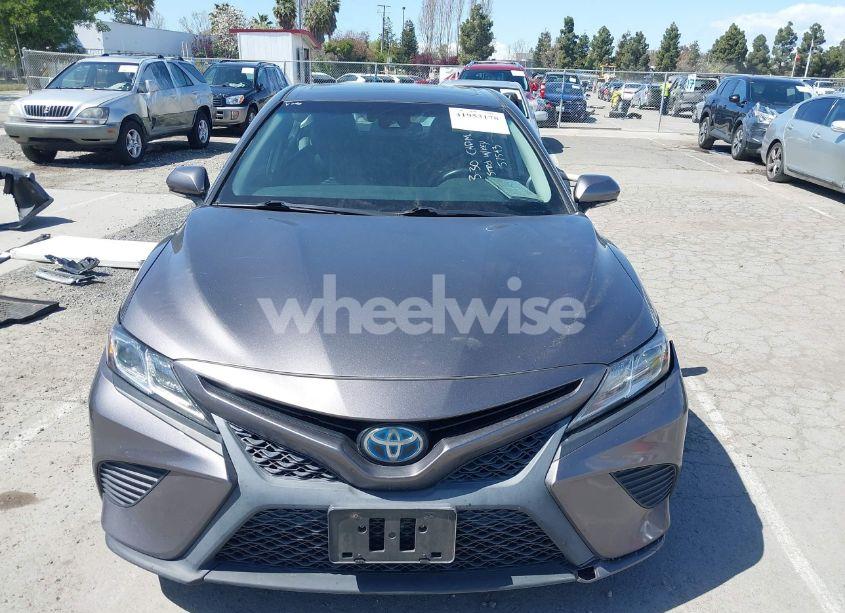 Photo 13 of 2018 Toyota Camry HYBRID SE (VIN 4T1B21HK0JU504648)