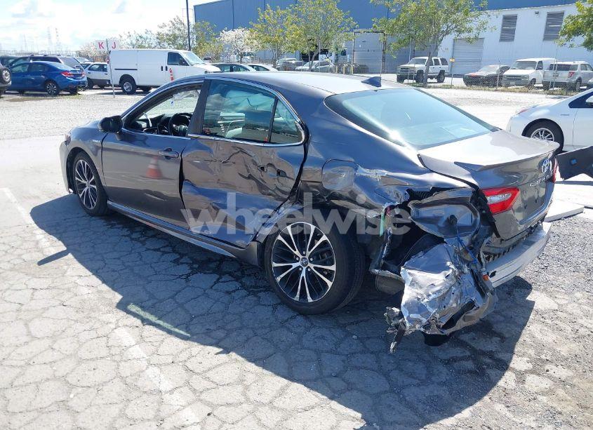 Photo 3 of 2018 Toyota Camry HYBRID SE (VIN 4T1B21HK0JU504648)