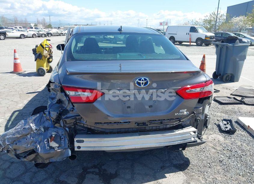 Photo 6 of 2018 Toyota Camry HYBRID SE (VIN 4T1B21HK0JU504648)
