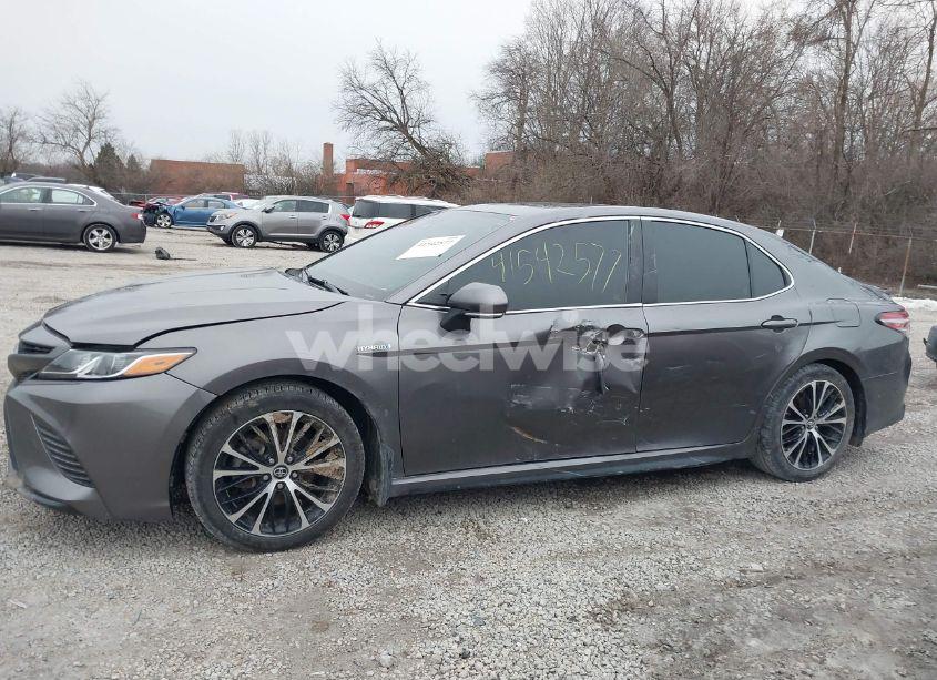 Photo 14 of 2019 Toyota Camry HYBRID SE (VIN 4T1B21HK0KU518857)