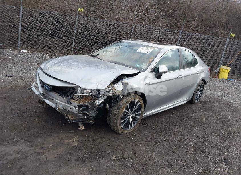 Photo 2 of 2019 Toyota Camry HYBRID SE (VIN 4T1B21HK0KU520088)