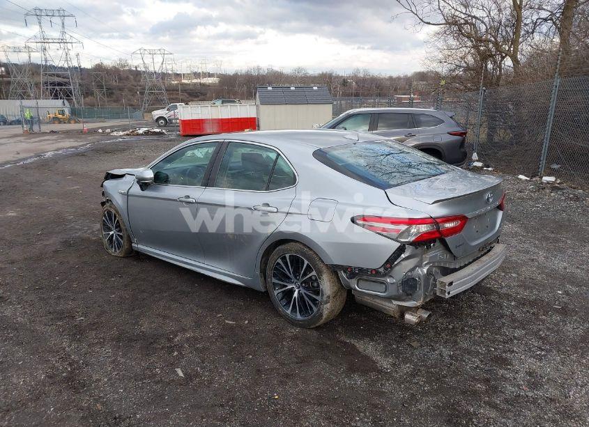Photo 3 of 2019 Toyota Camry HYBRID SE (VIN 4T1B21HK0KU520088)