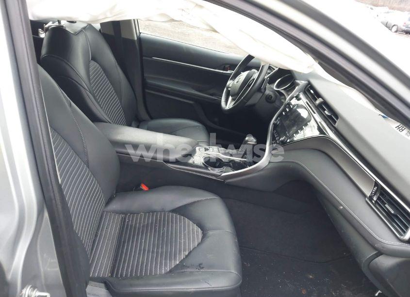 Photo 5 of 2019 Toyota Camry HYBRID SE (VIN 4T1B21HK0KU520088)