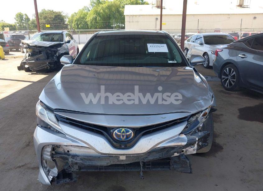 Photo 12 of 2018 Toyota Camry HYBRID XLE (VIN 4T1B21HK1JU002828)