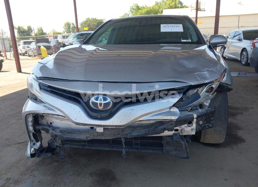 Photo 6 of 2018 Toyota Camry HYBRID XLE (VIN 4T1B21HK1JU002828)