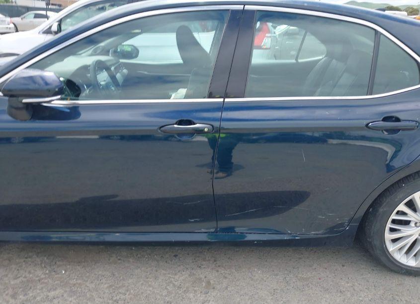 Photo 14 of 2018 Toyota Camry HYBRID XLE (VIN 4T1B21HK1JU510121)