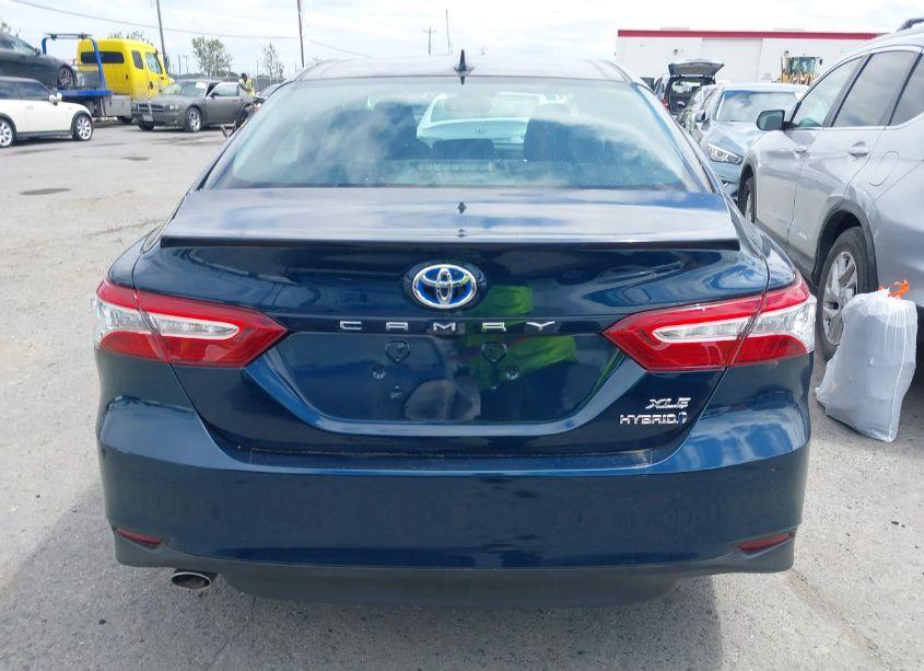 Photo 16 of 2018 Toyota Camry HYBRID XLE (VIN 4T1B21HK1JU510121)