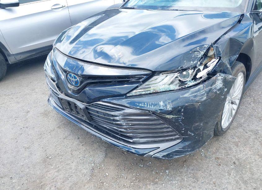 Photo 6 of 2018 Toyota Camry HYBRID XLE (VIN 4T1B21HK1JU510121)