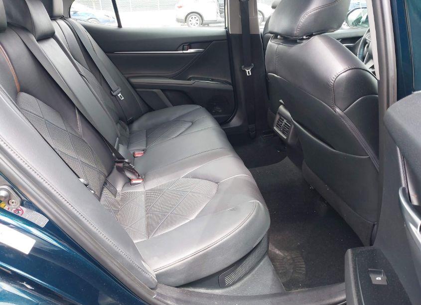 Photo 8 of 2018 Toyota Camry HYBRID XLE (VIN 4T1B21HK1JU510121)