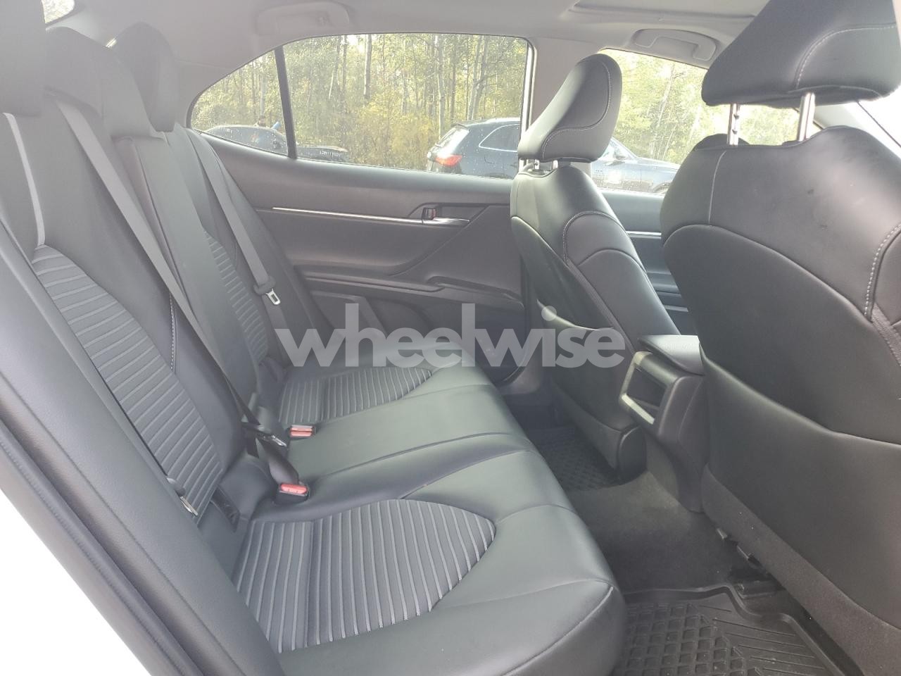 Photo 10 of 2021 TOYOTA CAMRY XLE (VIN 4T1B21HK1MU015261)