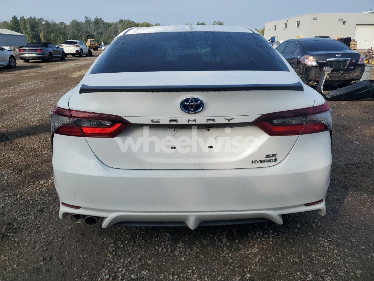Photo 6 of 2021 TOYOTA CAMRY XLE (VIN 4T1B21HK1MU015261)