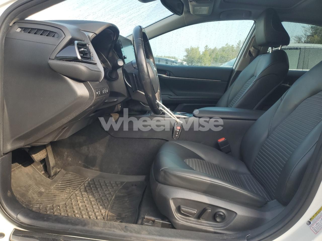 Photo 7 of 2021 TOYOTA CAMRY XLE (VIN 4T1B21HK1MU015261)