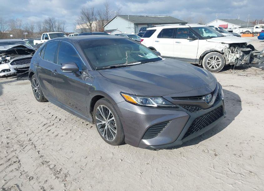 2018 Toyota Camry HYBRID SE (VIN 4T1B21HK2JU003440) main photo