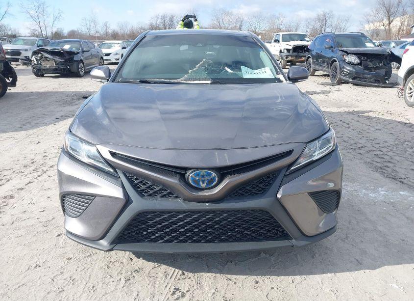 Photo 12 of 2018 Toyota Camry HYBRID SE (VIN 4T1B21HK2JU003440)