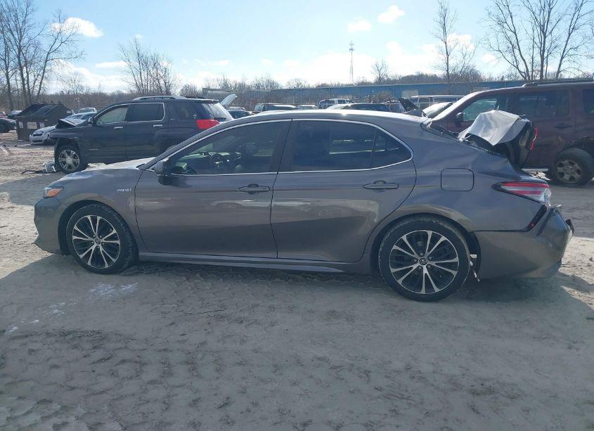 Photo 14 of 2018 Toyota Camry HYBRID SE (VIN 4T1B21HK2JU003440)
