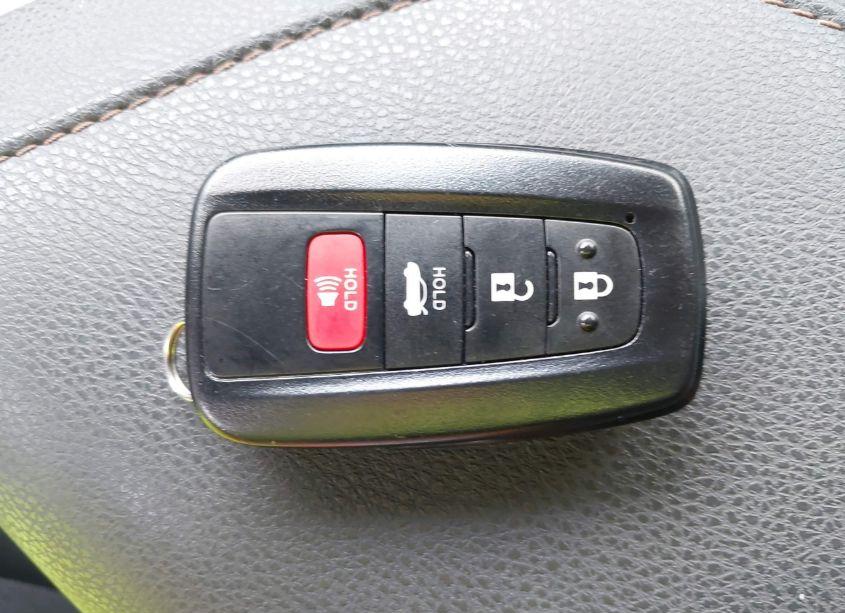 Photo 11 of 2018 Toyota Camry HYBRID XLE (VIN 4T1B21HK2JU500942)