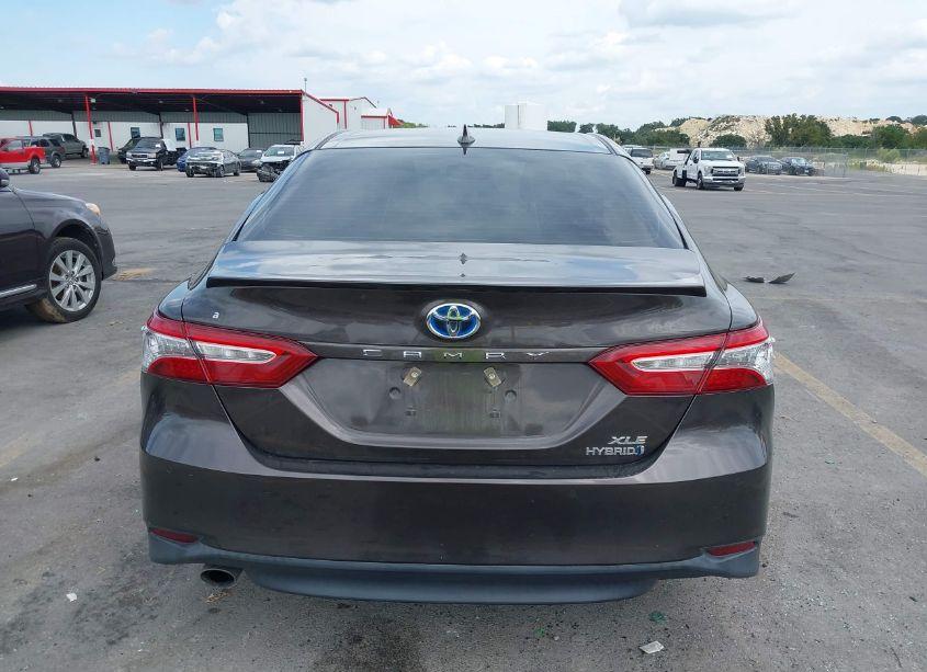 Photo 16 of 2018 Toyota Camry HYBRID XLE (VIN 4T1B21HK2JU500942)